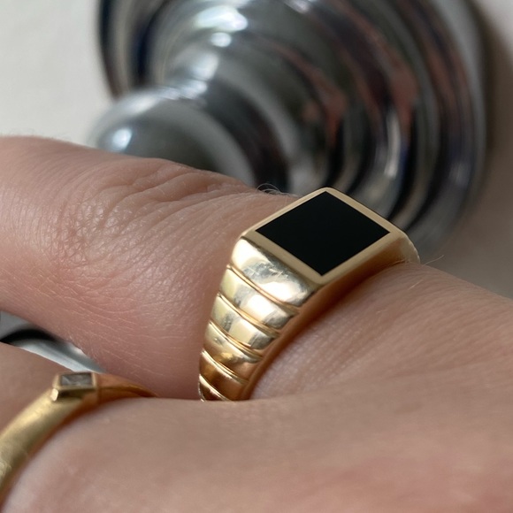 Mejuri Black Onyx 14K Solid Gold Ring Sz. 7 - Picture 16 of 16